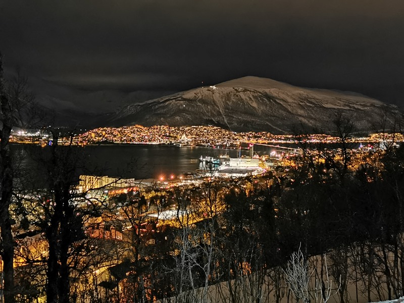 Ausblick auf Tromsö Hurtigruten Schneeschuhwandern